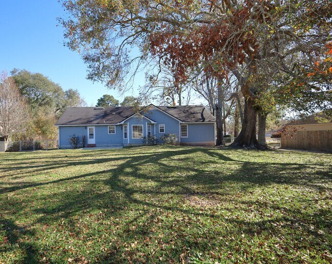 Building Photo - 3911 Nicole Ln