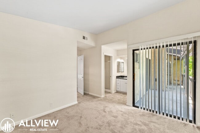 Building Photo - Stunning Dual Master Condo Available NOW i...