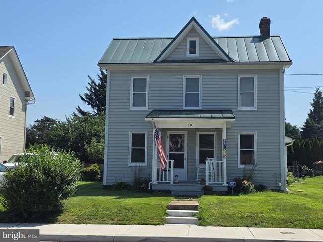 Building Photo - 10 Maple Ave