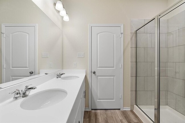 Building Photo - 141 Onna St