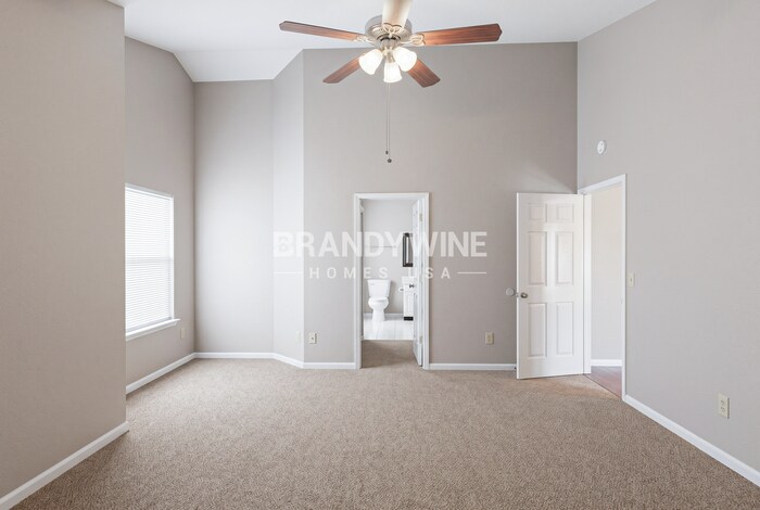 Building Photo - 3363 Hampstead Dr