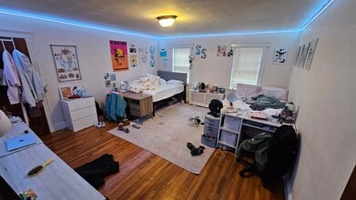 Building Photo - 44 Kirkwood Rd