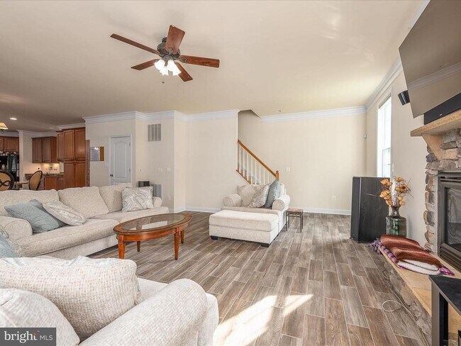 Building Photo - 171 Lackawanna Ln