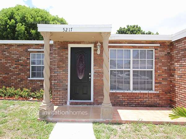 Building Photo - 5217 NE 2nd Ave