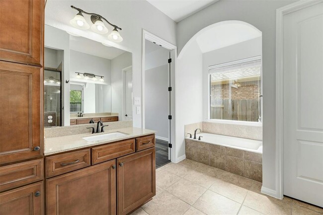 Building Photo - 1412 Rimstone Dr