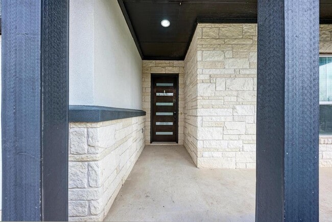 Building Photo - 4428 Mandalin St