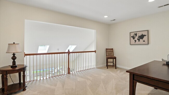 Building Photo - Charming 3 Bed, 2.5 Bath Condo in Midlothi...