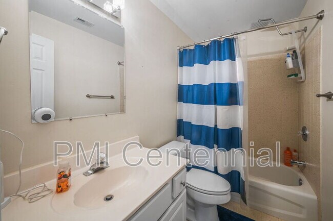 Building Photo - 2506 Retreat Dr NE