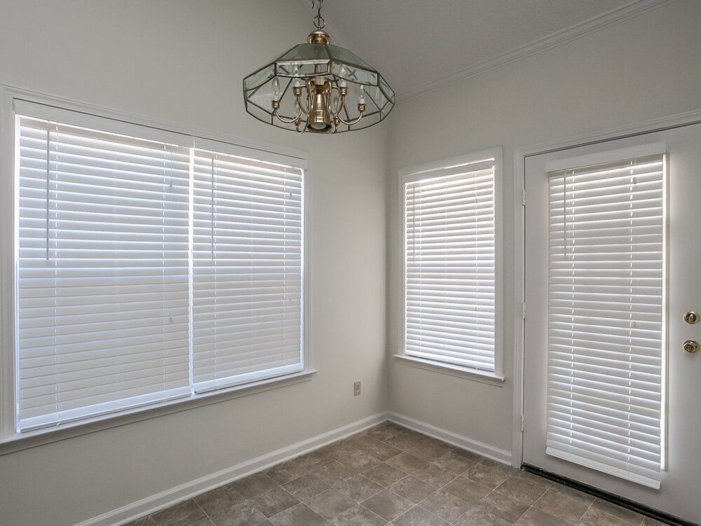 Building Photo - 596 N Ericson Rd