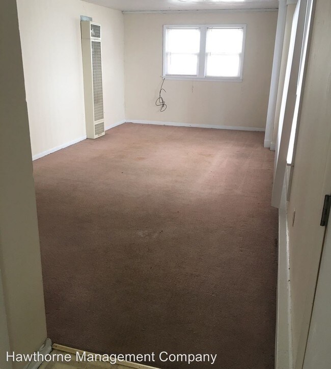 Interior Photo - 100-104 E Stewart Rd