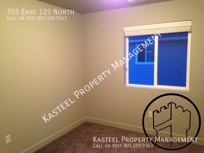 Building Photo - 755 E 125 N St