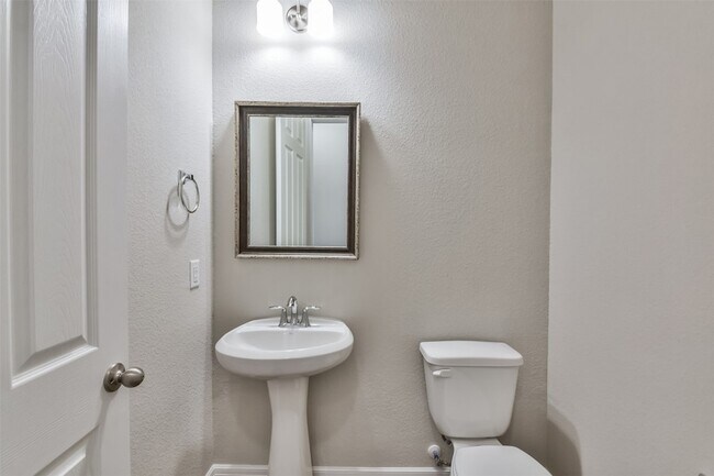 Building Photo - 27124 Regal Scott Dr
