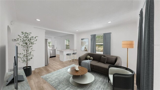 Building Photo - 4 Bedroom / 2 Bath House