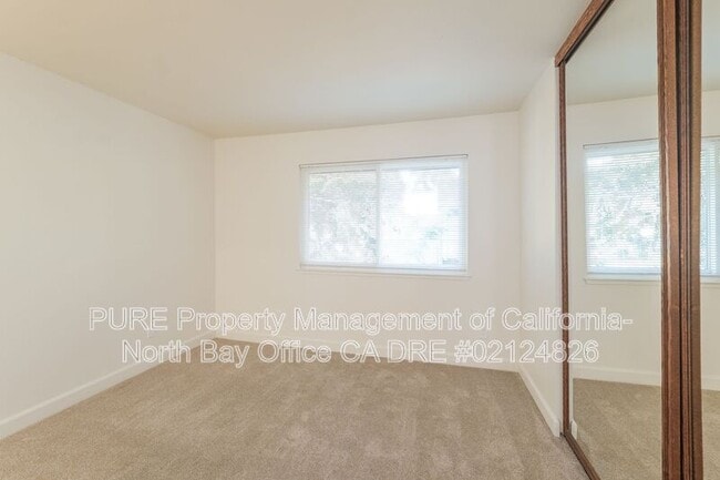 Building Photo - 2305 Cross Ave