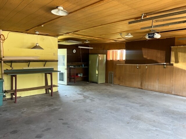 Building Photo - 105 Robbins Ln