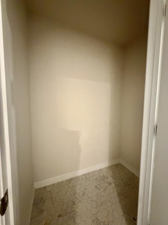 Building Photo - 517 Bonifay Dr