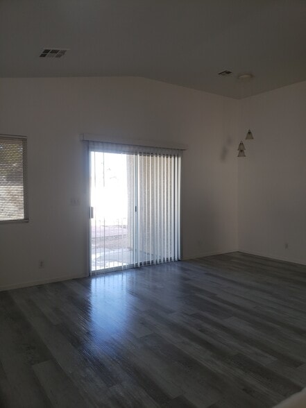 Building Photo - 5752 Indian Springs St