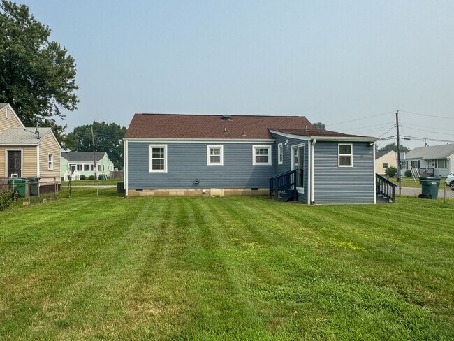 Building Photo - 1809 Geffert Dr
