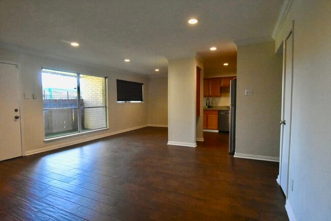 Building Photo - 7714 Renwick Dr