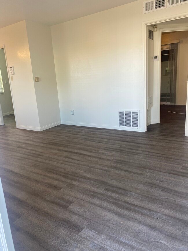 Building Photo - 309 Griffiths St