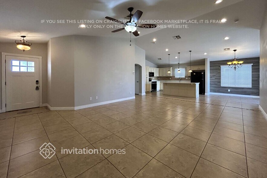 Building Photo - 10784 W Flanagan St