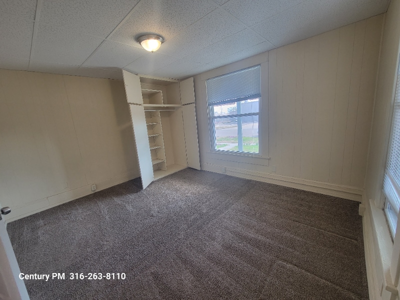 Building Photo - 321 S Osage St