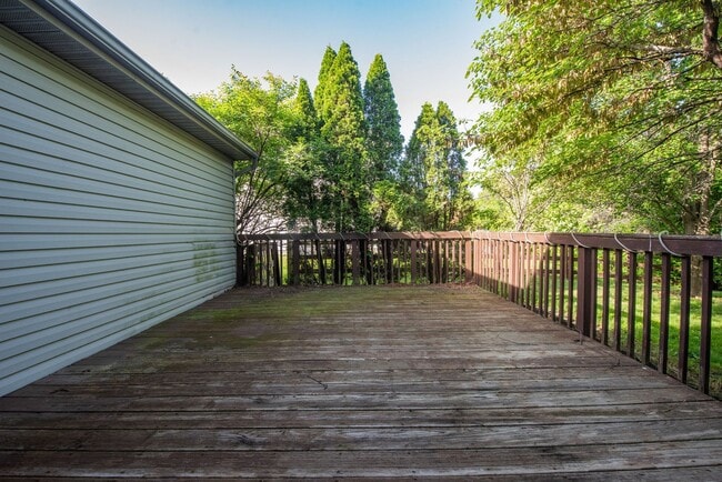 Building Photo - Lebanon- Beautiful 3 bed 2.5 bath home