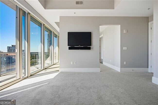 Building Photo - 1065 Peachtree St NE