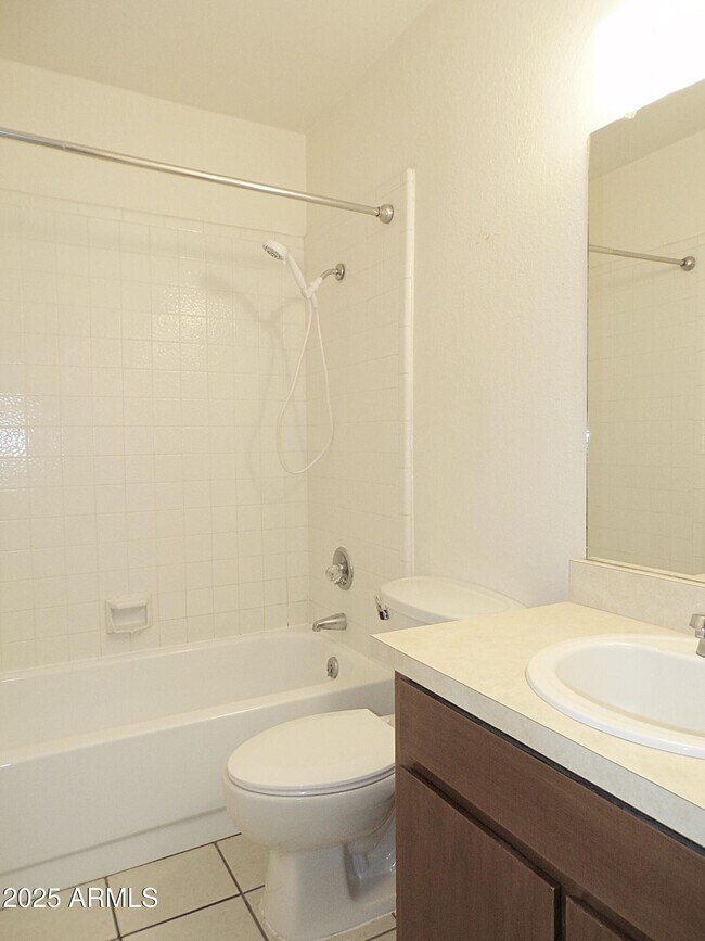Building Photo - 4251 Plaza Oro Loma