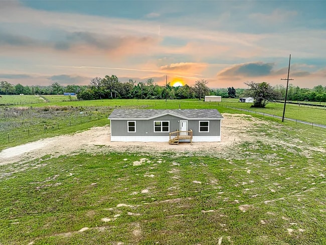 Building Photo - 873 Golden Acres St