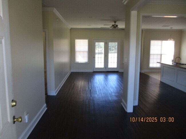 Building Photo - 634 Winifred Rd