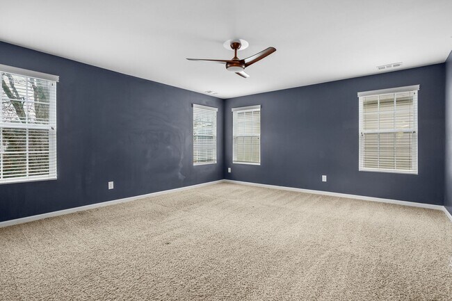 Building Photo - 2040 Towering Oaks Drive