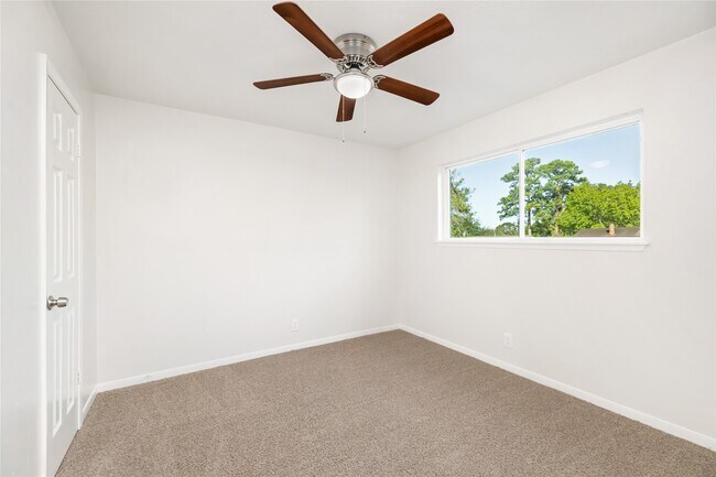 Building Photo - 24118 Spring Mill Ln