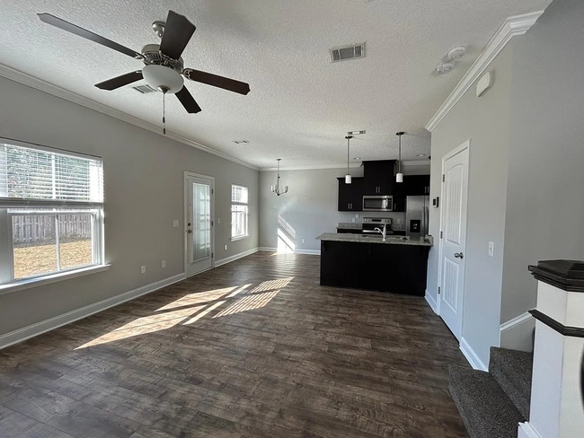 Building Photo - FALL MOVE-IN SPECIAL: 50% OFF 1st MONTH'S ...