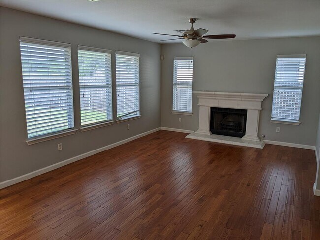 Building Photo - 4409 Hoffman Dr