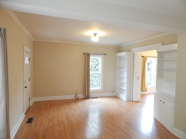 Building Photo - 2Bd/2Ba Two Story House - Available to View!