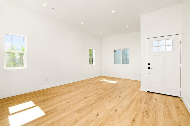 Building Photo - 3420 12th Ave