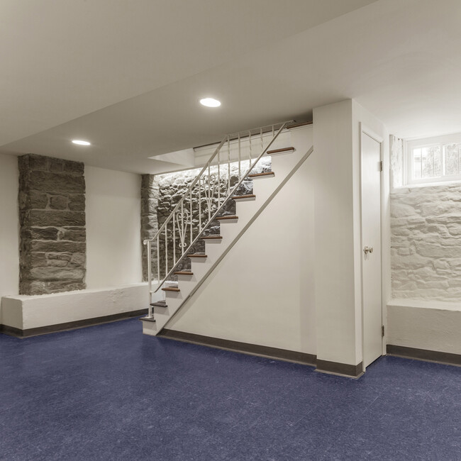 Building Photo - 333 Denniston St