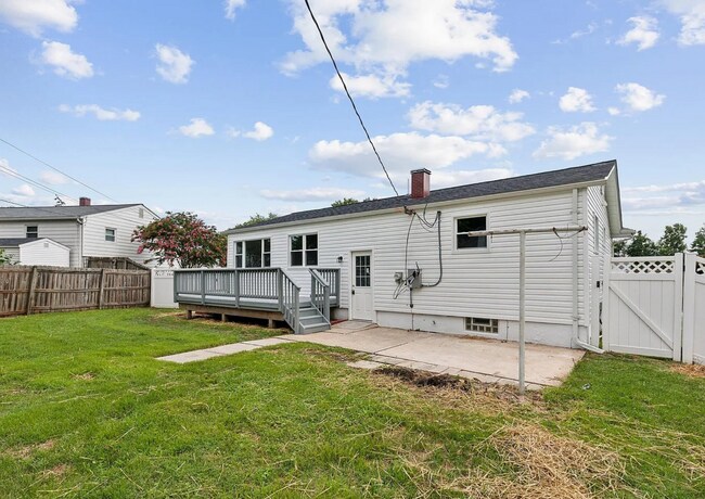 Building Photo - 5522 Lanham Way