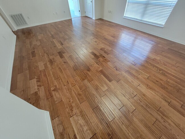 Building Photo - Coming Soon ... Charming 3 Bed/2 Bath Home...