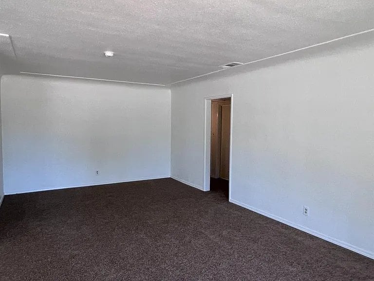 Building Photo - 2905 E Lamona Ave