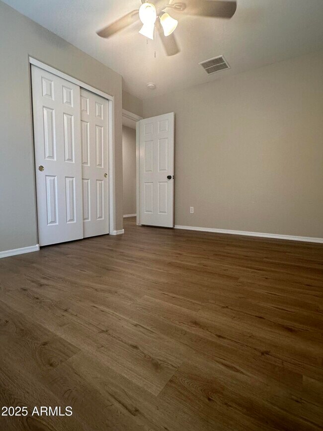 Building Photo - 25211 W Lamont Ave