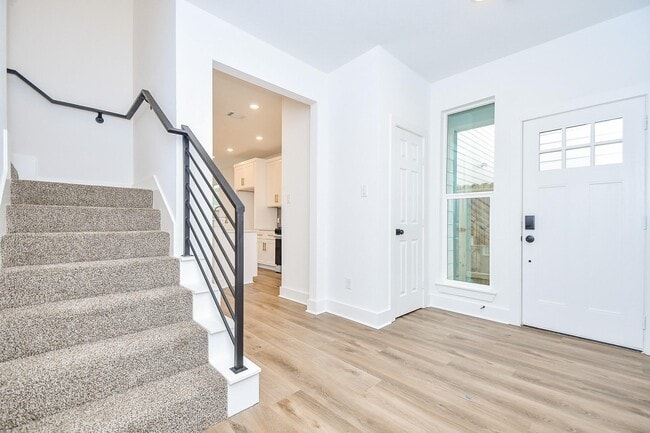 Building Photo - 4911 Nichols St