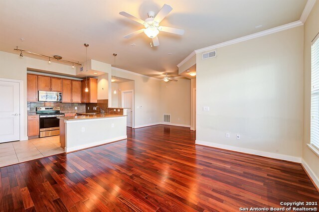 Building Photo - 7342 Oak Manor Dr