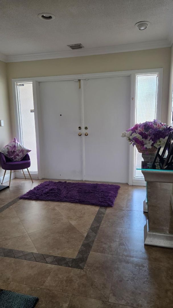 Building Photo - 4705 Holly Dr