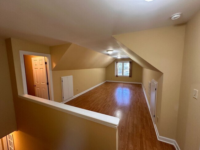 Building Photo - **West Durham 5bd / 3.5ba Oasis**