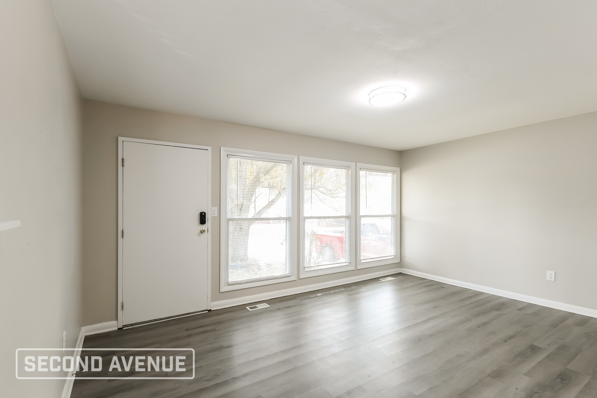 Building Photo - 9655 Manhattan Dr