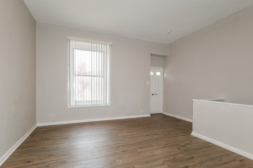 Building Photo - 4610 Alaska Ave