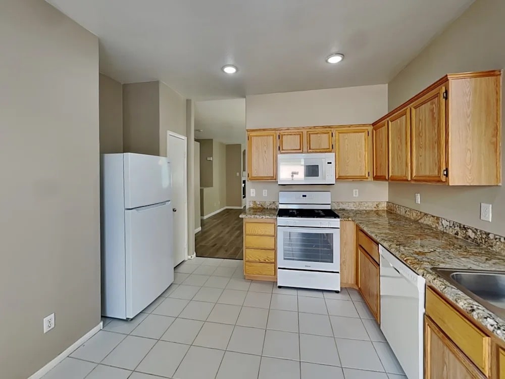 Building Photo - 5952 Hickory Nut Ave