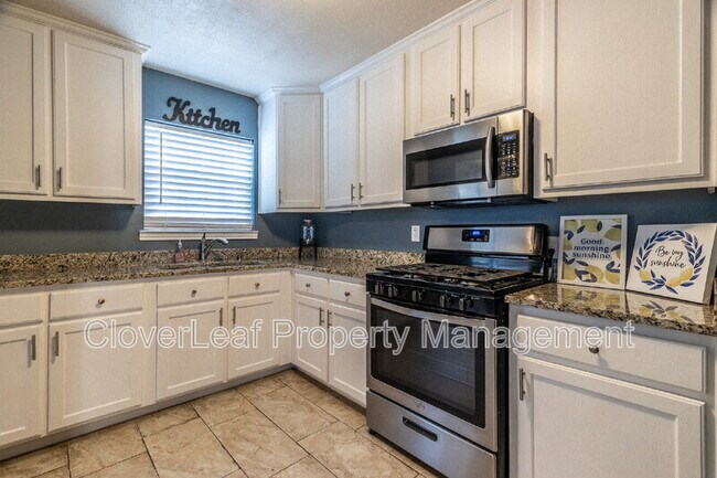 Building Photo - 1361 W Gramercy Pl